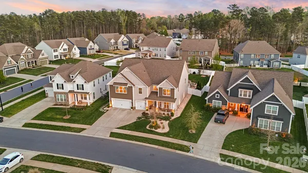 $890,000 | 2111 LaPalma Trace, Lake Wylie, SC 29710
