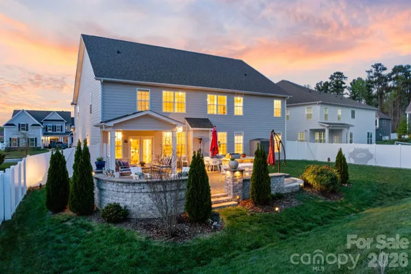 $890,000 | 2111 LaPalma Trace, Lake Wylie, SC 29710
