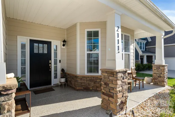 $890,000 | 2111 LaPalma Trace, Lake Wylie, SC 29710