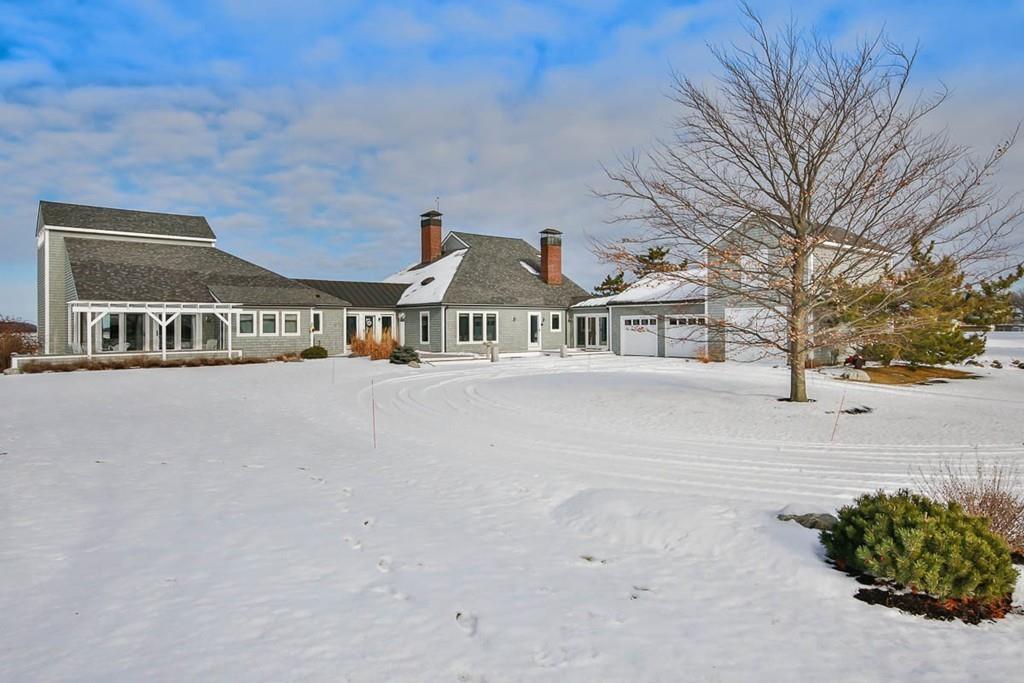 72 Island Road Essex, MA 01929 - Photo 4 of 40 a view of house with a street