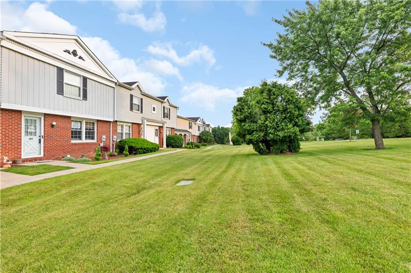 309 Countryside Drive McKees Rocks, PA 15136 - Photo 2 of 22