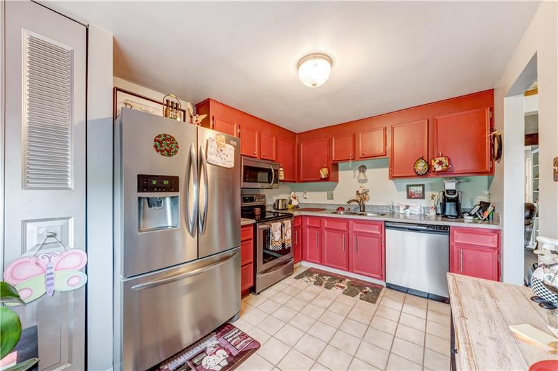 309 Countryside Drive McKees Rocks, PA 15136 - Photo 12 of 22