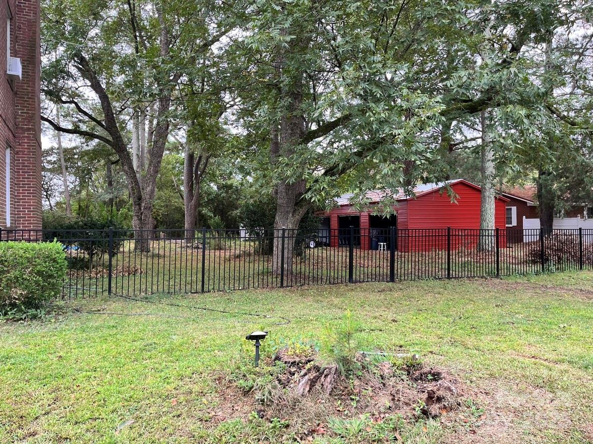 423 East Main Street Conway, NC 27820 - Photo 44 of 44 a backyard of a house with lots of green space