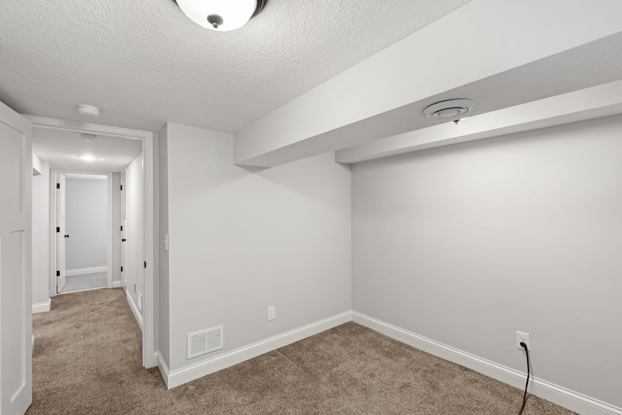 5925 Vincent Avenue South Minneapolis, MN 55410 - Photo 28 of 44