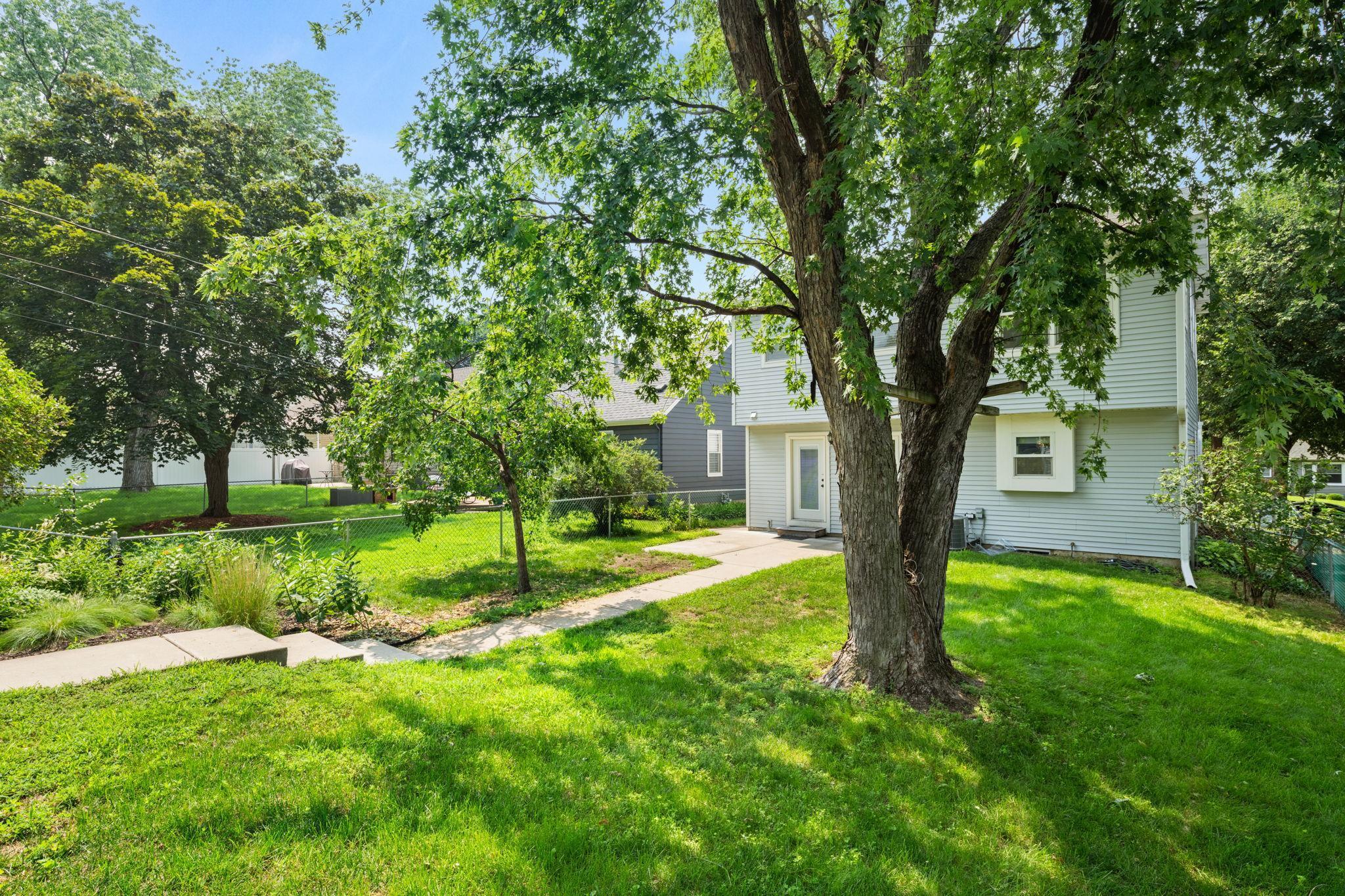 5925 Vincent Avenue South Minneapolis, MN 55410 - Photo 29 of 44