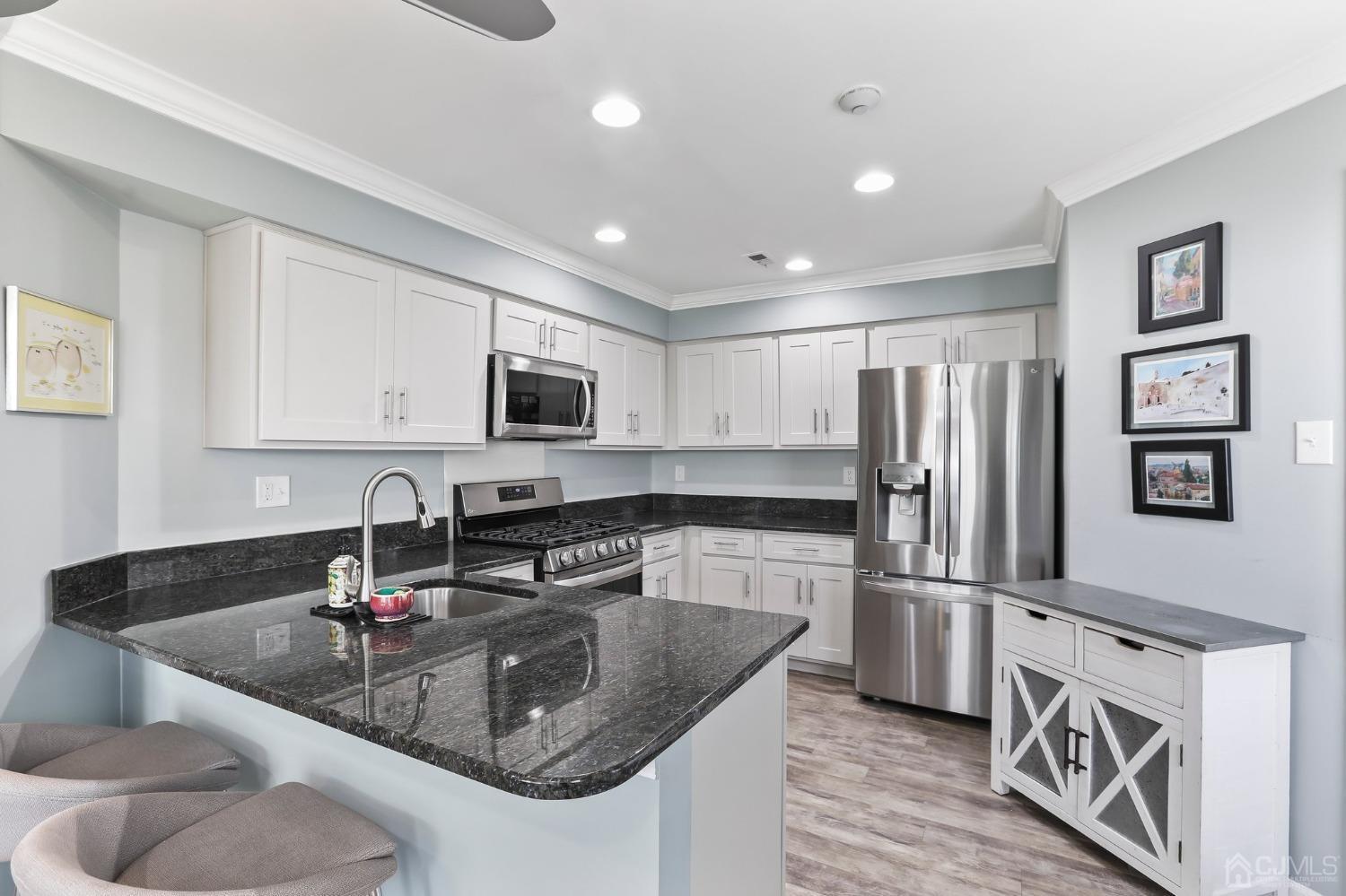 17 B Winthrop Road Monroe Township, NJ 08831 - Photo 9 of 32 Gallery Image 9
