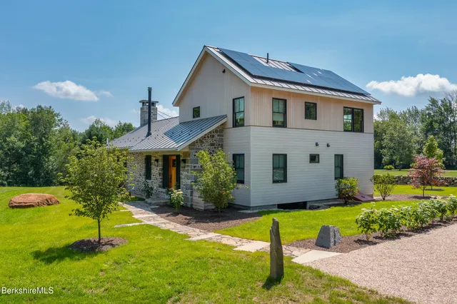 $1,500,000 | 194 Sandisfield Road, Sandisfield, MA 01255