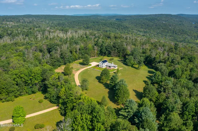 $1,500,000 | 194 Sandisfield Road, Sandisfield, MA 01255