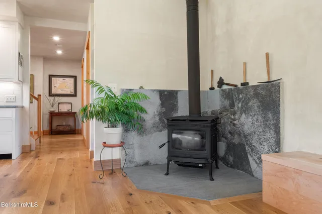 $1,500,000 | 194 Sandisfield Road, Sandisfield, MA 01255