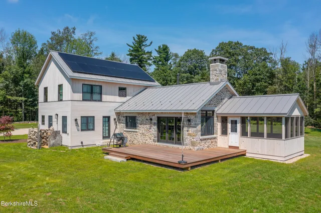 $1,500,000 | 194 Sandisfield Road, Sandisfield, MA 01255