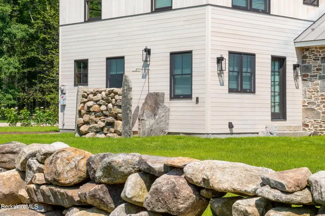 $1,500,000 | 194 Sandisfield Road, Sandisfield, MA 01255