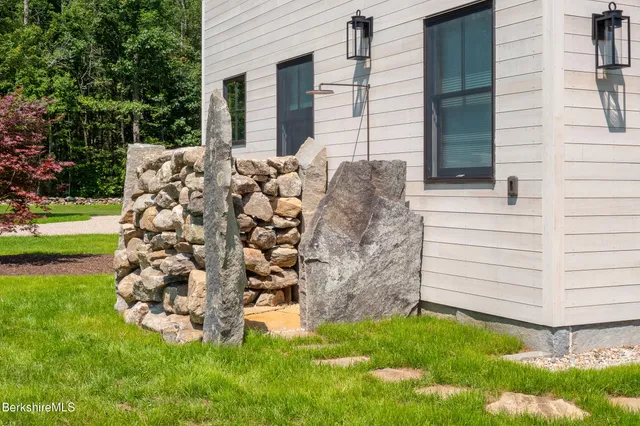 $1,500,000 | 194 Sandisfield Road, Sandisfield, MA 01255