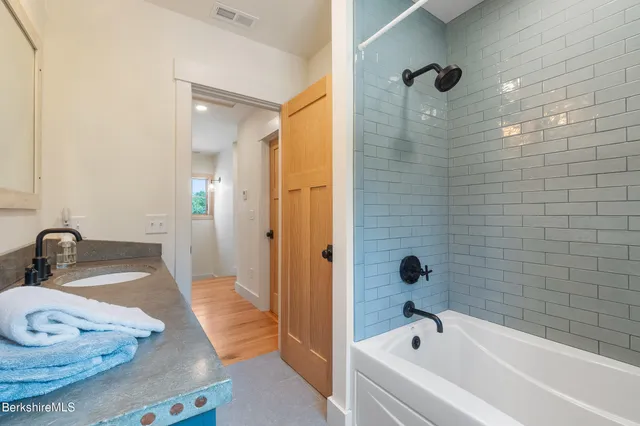 $1,500,000 | 194 Sandisfield Road, Sandisfield, MA 01255