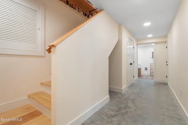 $1,500,000 | 194 Sandisfield Road, Sandisfield, MA 01255