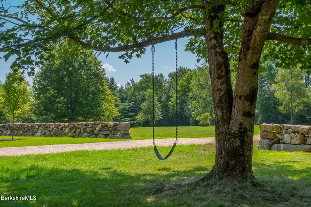 $1,500,000 | 194 Sandisfield Road, Sandisfield, MA 01255