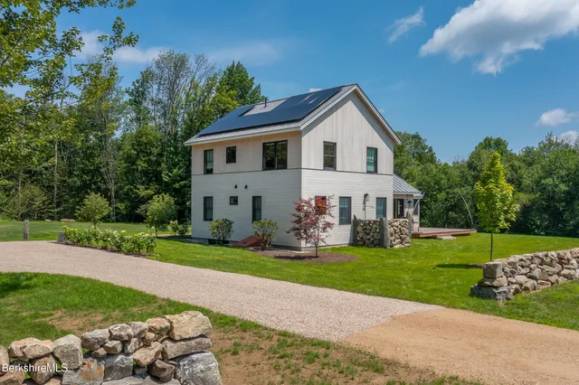$1,500,000 | 194 Sandisfield Road, Sandisfield, MA 01255