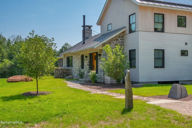 $1,500,000 | 194 Sandisfield Road, Sandisfield, MA 01255