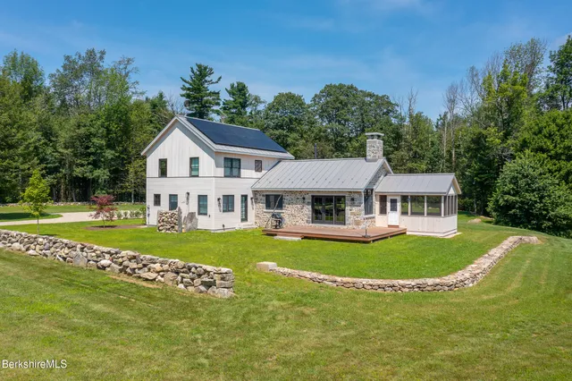 $1,500,000 | 194 Sandisfield Road, Sandisfield, MA 01255