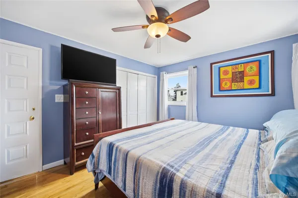 $624,999 | 831 North Erie Avenue, Lindenhurst, NY 11757
