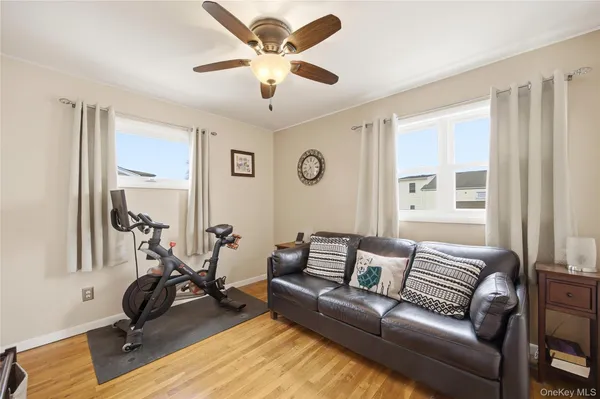 $624,999 | 831 North Erie Avenue, Lindenhurst, NY 11757