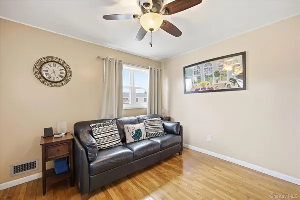 $624,999 | 831 North Erie Avenue, Lindenhurst, NY 11757