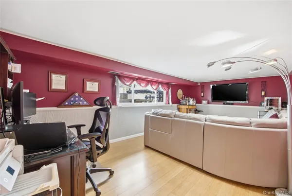 $624,999 | 831 North Erie Avenue, Lindenhurst, NY 11757