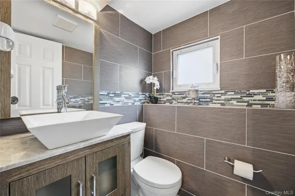 $624,999 | 831 North Erie Avenue, Lindenhurst, NY 11757