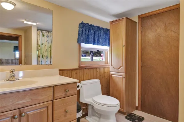 $775,000 | 132 E Shore South, Grand Isle, VT 05458