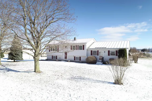 $775,000 | 132 E Shore South, Grand Isle, VT 05458