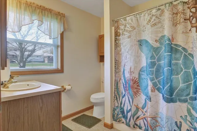 $775,000 | 132 E Shore South, Grand Isle, VT 05458