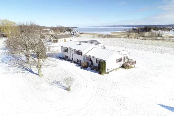 $699,000 | 132 E Shore South, Grand Isle, VT 05458