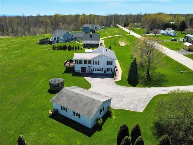 $775,000 | 132 E Shore South, Grand Isle, VT 05458