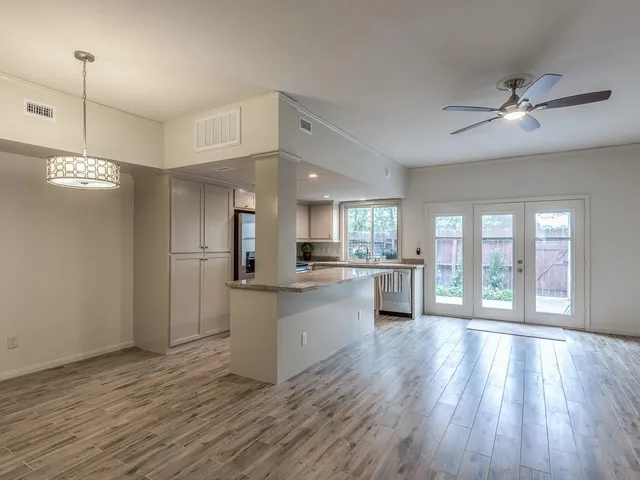 $2,400 | 14703 Barryknoll Lane, Unit 2, Houston, TX 77079