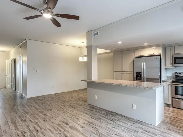 $2,400 | 14703 Barryknoll Lane, Unit 2, Houston, TX 77079