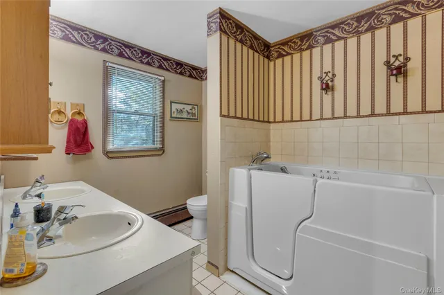 $699,000 | 1111 A Washington Drive, Unit A, Centerport, NY 11721