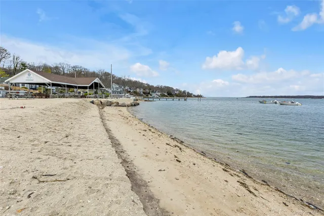 $699,000 | 1111 A Washington Drive, Unit A, Centerport, NY 11721