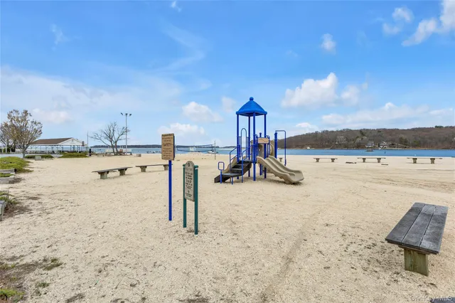 $699,000 | 1111 A Washington Drive, Unit A, Centerport, NY 11721