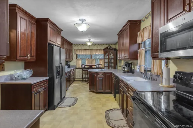 $699,000 | 1111 A Washington Drive, Unit A, Centerport, NY 11721