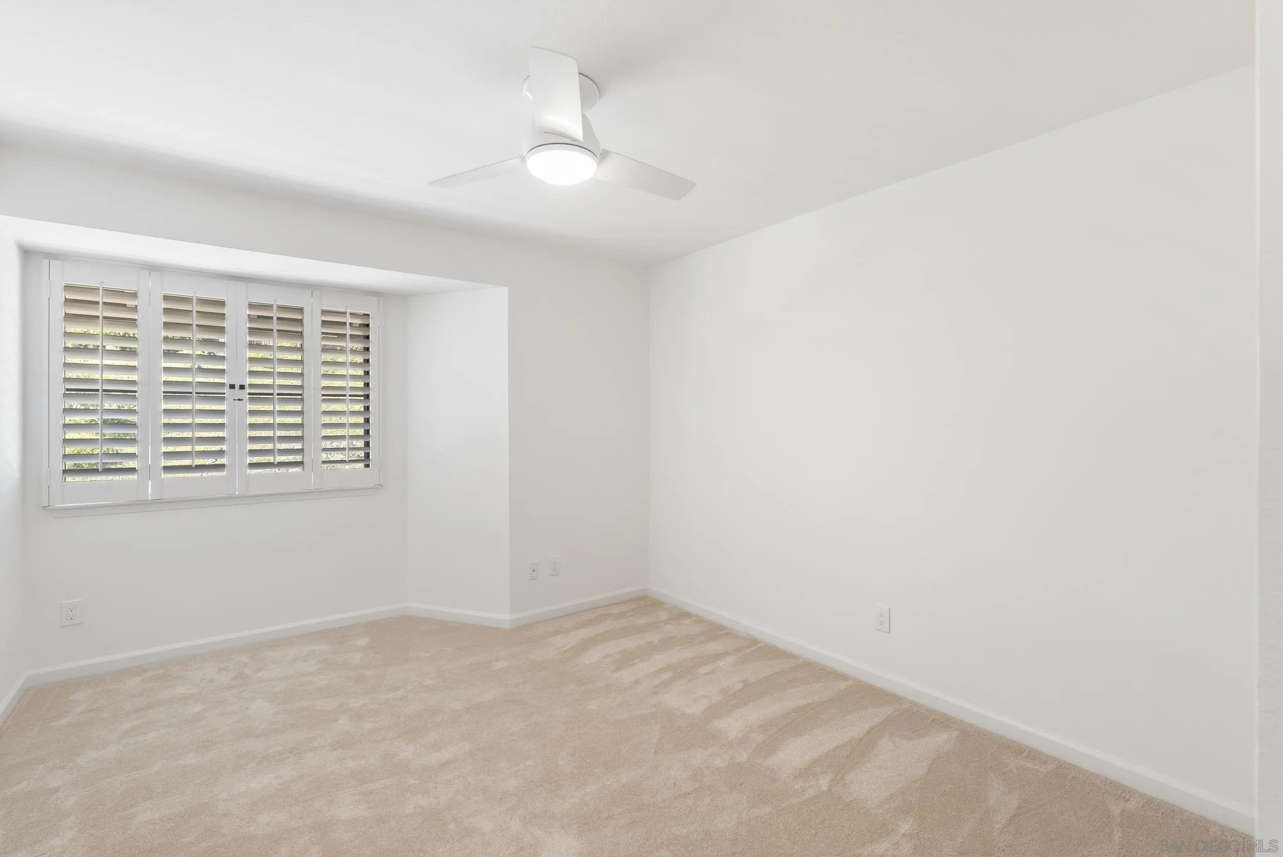 1240 Ladera Linda Del Mar, CA 92014 - Photo 21 of 35 an empty room with a window