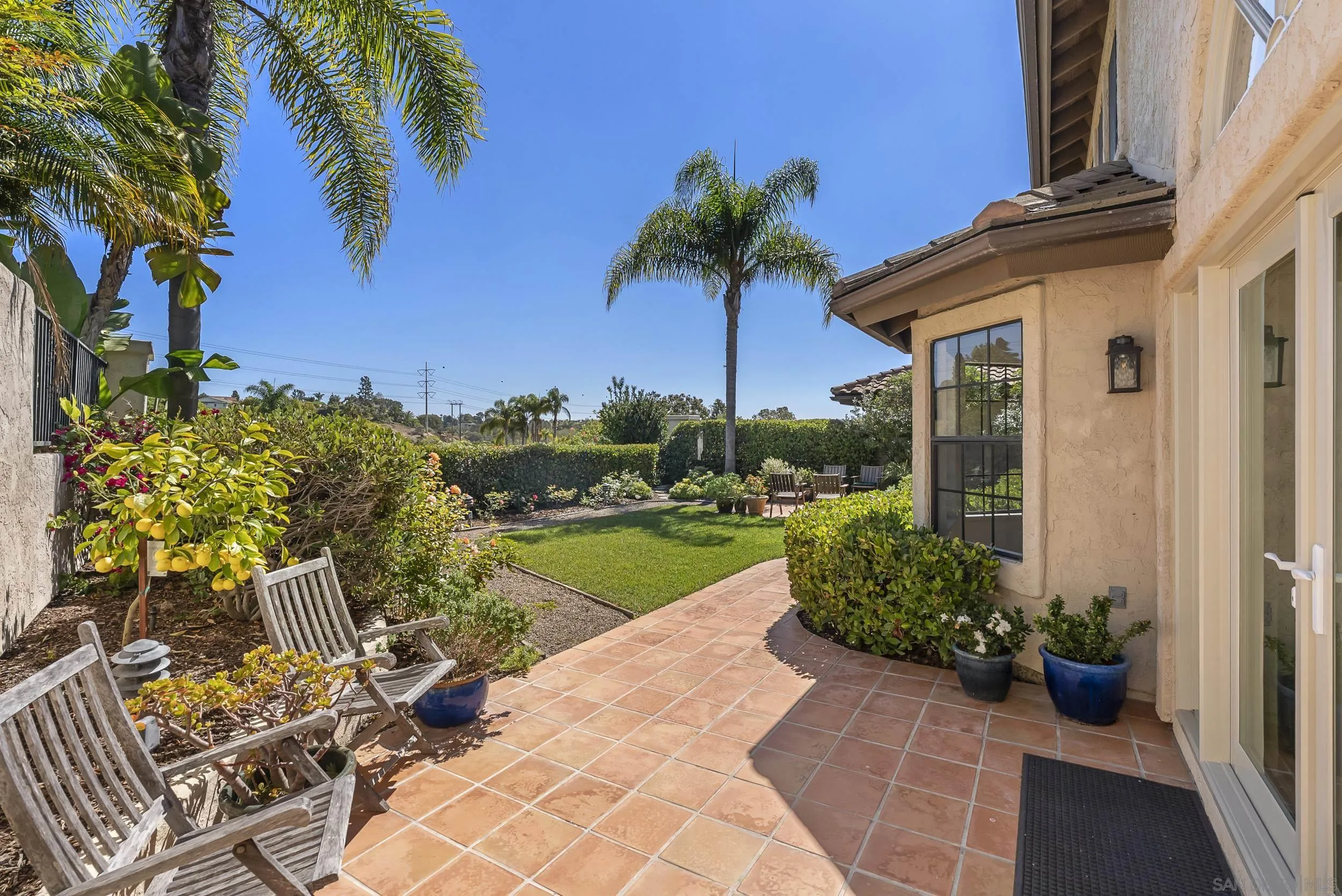 1240 Ladera Linda Del Mar, CA 92014 - Photo 26 of 35 a view of a garden with potted plants
