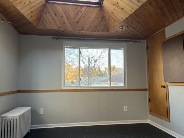 $299,900 | 912 Clay Street, Woodstock, IL 60098