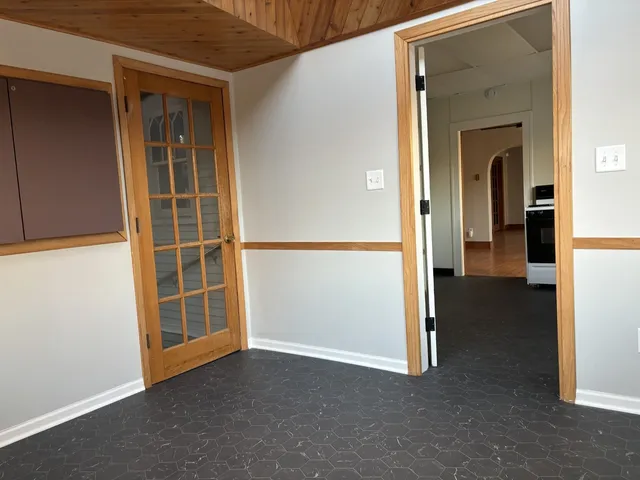 $299,900 | 912 Clay Street, Woodstock, IL 60098