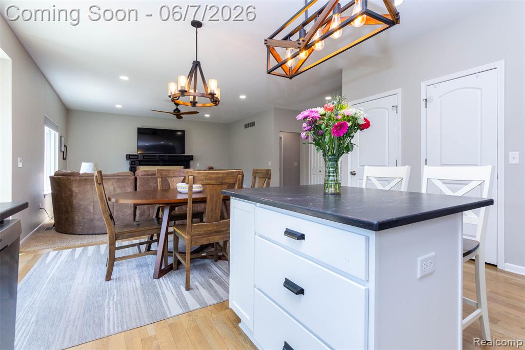 36039 Curtis Road Livonia, MI 48152 - Photo 15 of 61