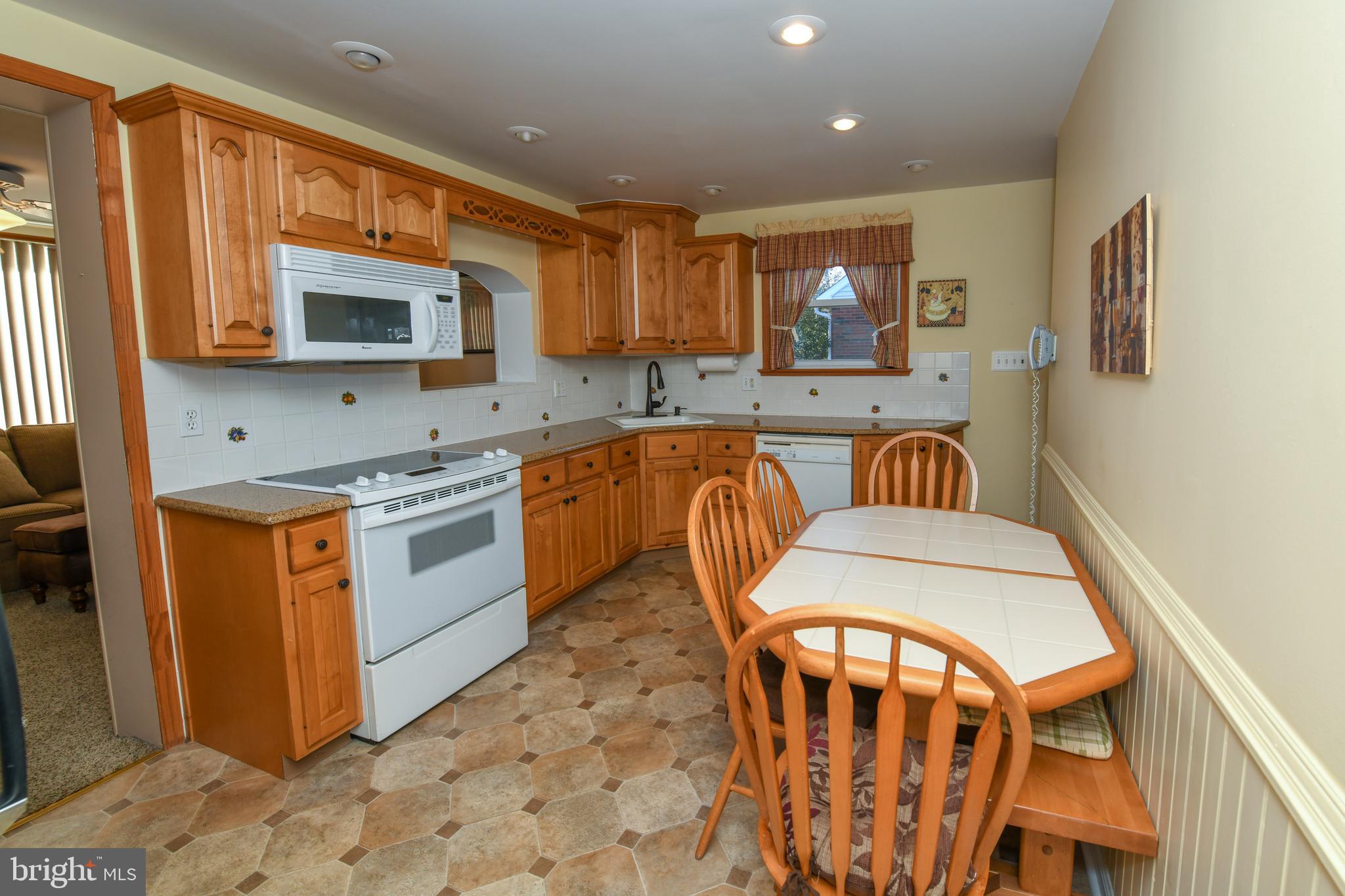 297 Greene Road Warminster, PA 18974 - Photo 13 of 44 Gallery Image 13