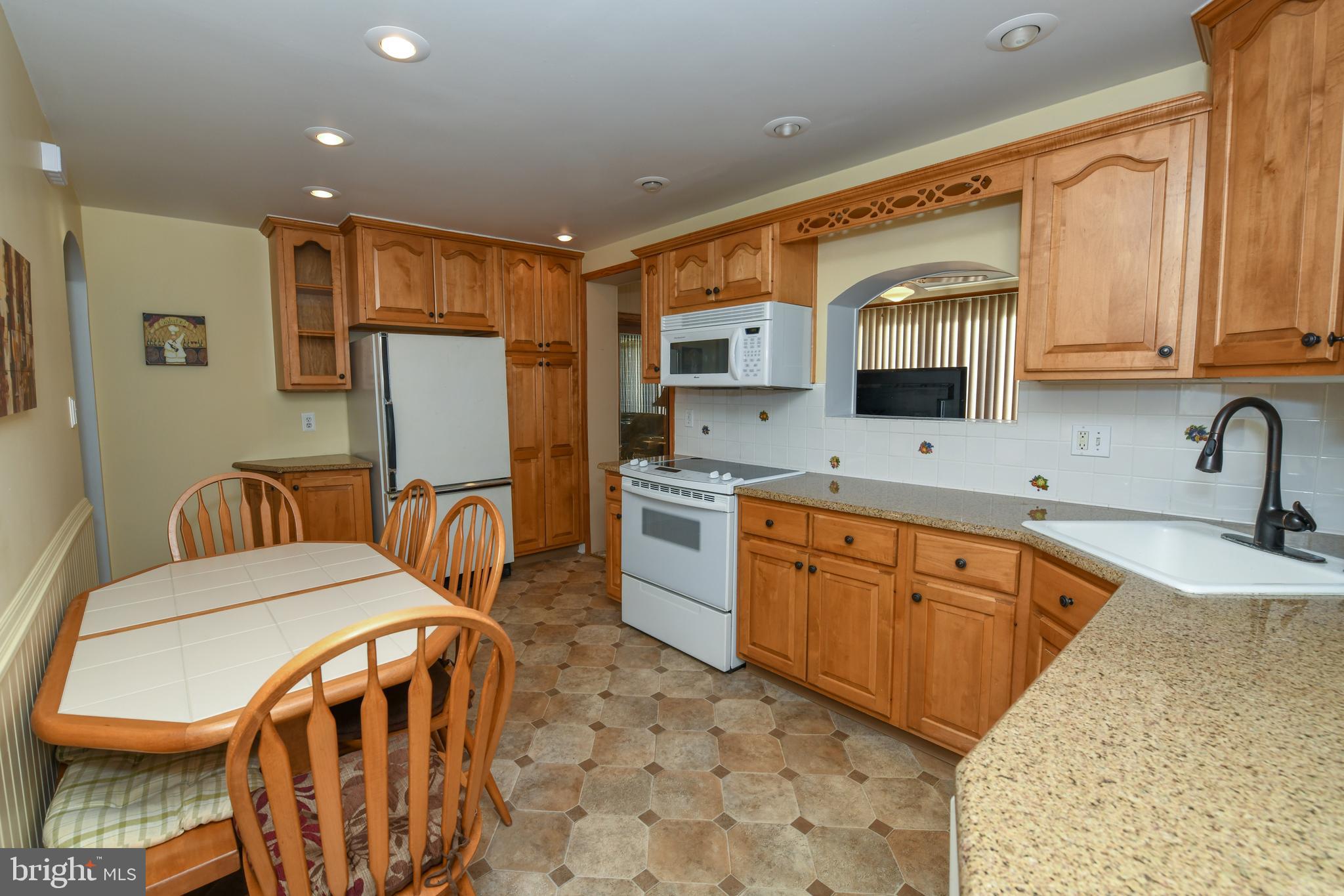 297 Greene Road Warminster, PA 18974 - Photo 15 of 44 Gallery Image 15