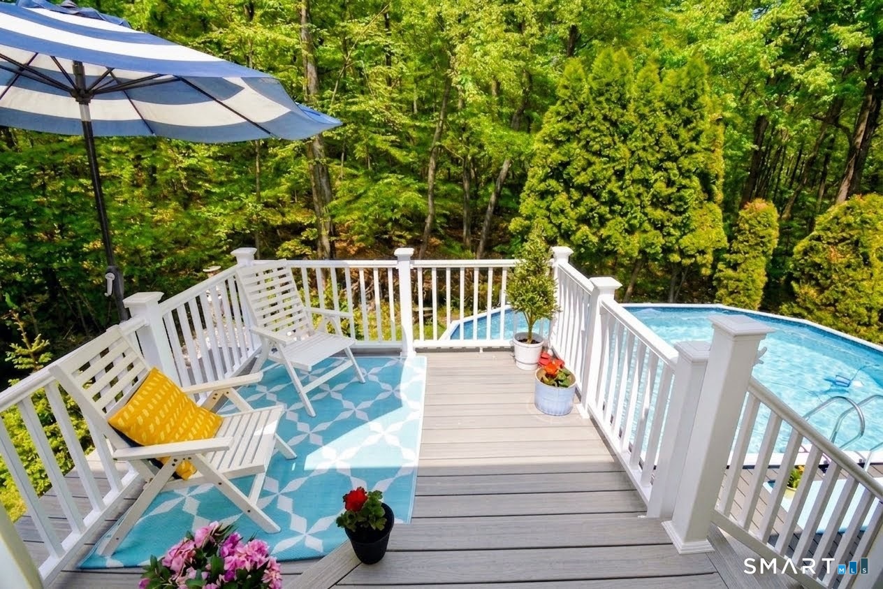38 Algonquin Way Bristol, CT 06010 - Photo 4 of 37