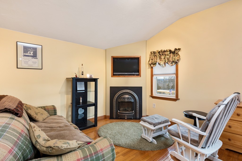 22 Cleveland Road Peabody, MA 01960 - Photo 14 of 30 Gallery Image 14