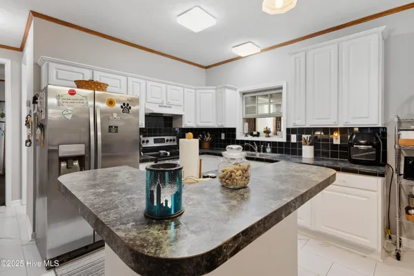 $650,000 | 6079 Bell Williams Road, Currie, NC 28435