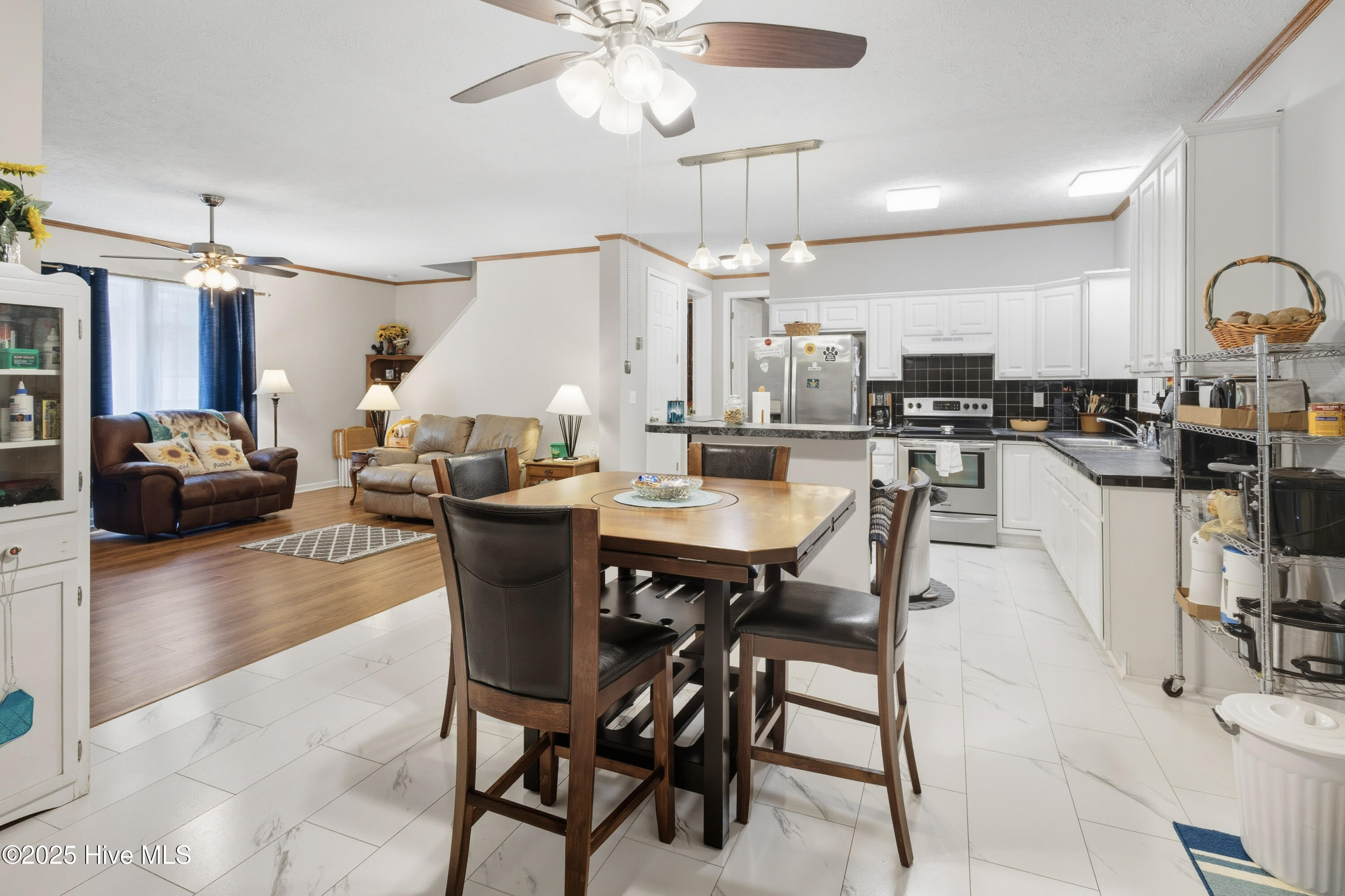 6079 Bell Williams Road Currie, NC 28435 - Photo 23 of 41 Dining Room