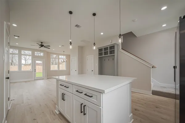 $2,100 | 918 St Clair Street, Unit B, Houston, TX 77088